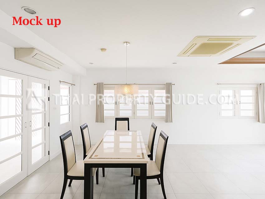 House with Shared Pool for rent in Bangnatrad